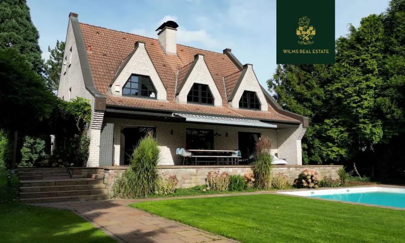 Traumhaft schöne Landhaus-Villa mit beheizbarem Pool und Outdoor-Küche