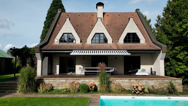 Traumhaft schöne Landhaus-Villa mit beheizbarem Pool und Outdoor-Küche