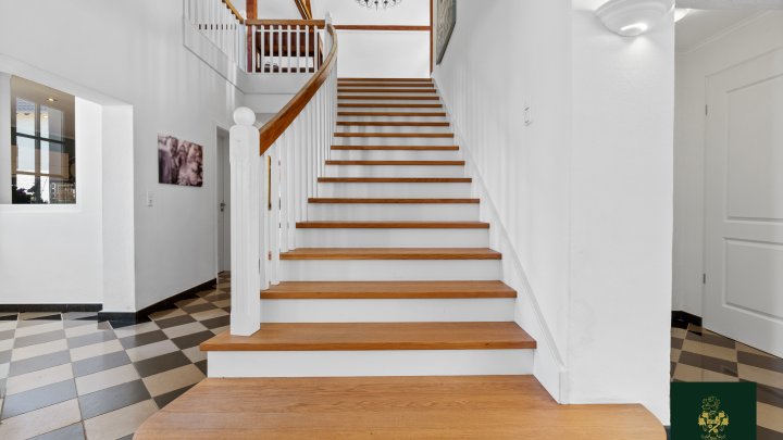 Traumhaftes Anwesen mit beheiztem Außenpool, Spa und Gästehaus auf parkähnlichem Grundstück