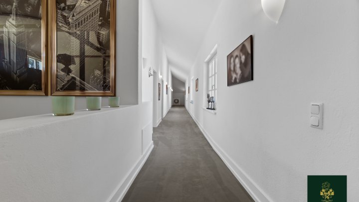 Traumhaftes Anwesen mit beheiztem Außenpool, Spa und Gästehaus auf parkähnlichem Grundstück