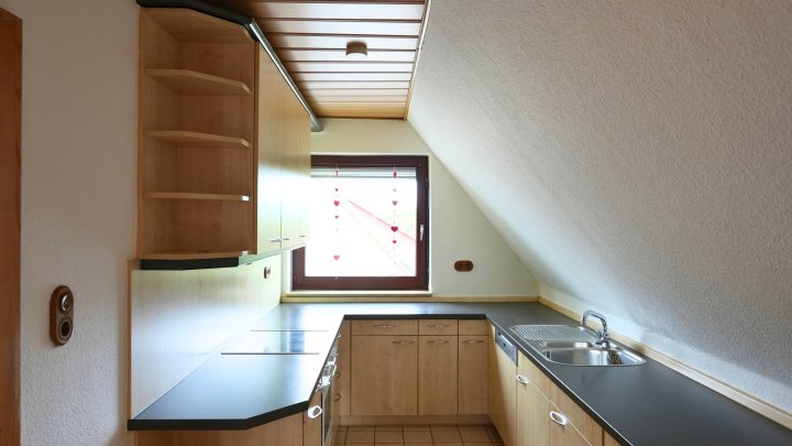 Freistehendes Zweifamilienhaus ideal für große Familien und Mehrgenerationen-Wohnen