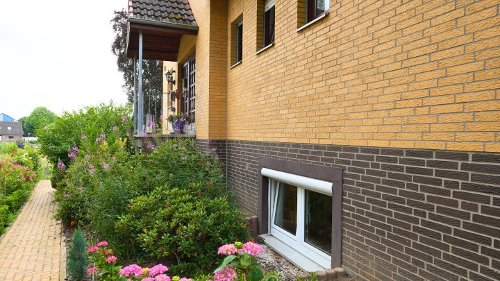 Freistehendes Zweifamilienhaus ideal für große Familien und Mehrgenerationen-Wohnen