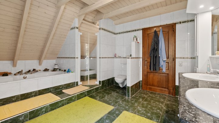 Endlich Platz für die ganze Familie! 4 Schlafzimmer und 2 Bäder auf einer Ebene! Offen für Angebote!