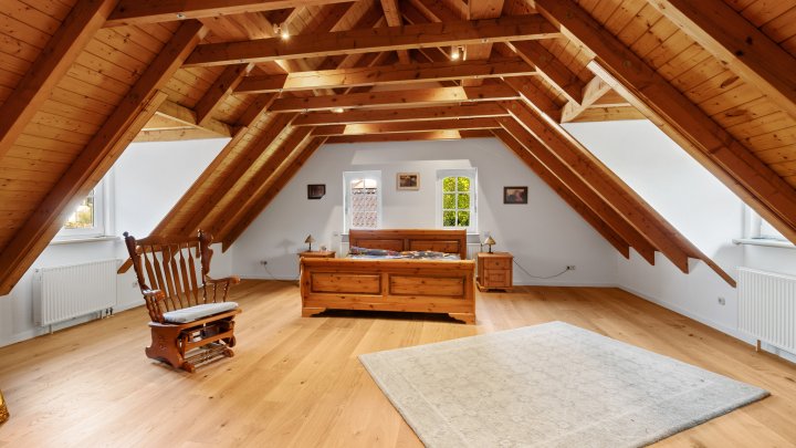 Ein Zuhause, das begeistert! Hochwertiges Einfamilienhaus mit Schwimmbad und Garten in Seelscheid
