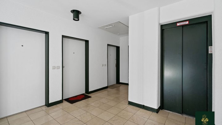 Über den Dächern der Kölner Altstadt – stilvoll sanierte 2-Zimmer-Wohnung direkt an Groß St. Martin