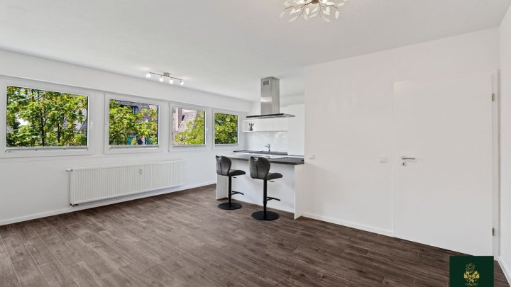 Über den Dächern der Kölner Altstadt – stilvoll sanierte 2-Zimmer-Wohnung direkt an Groß St. Martin