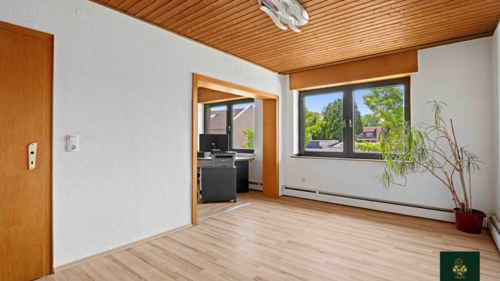 Zweifamilienhaus mit Entwicklungspotential!